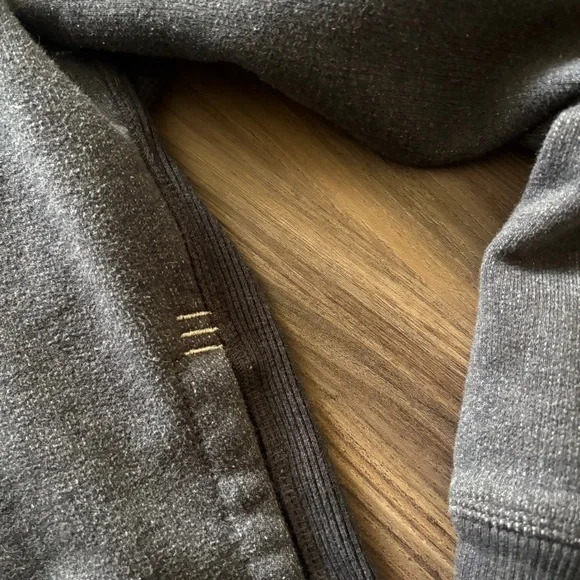 Lululemon Men's Deep Cove Full Zip Charcoal Gray Hoodie - Picture 4 of 13